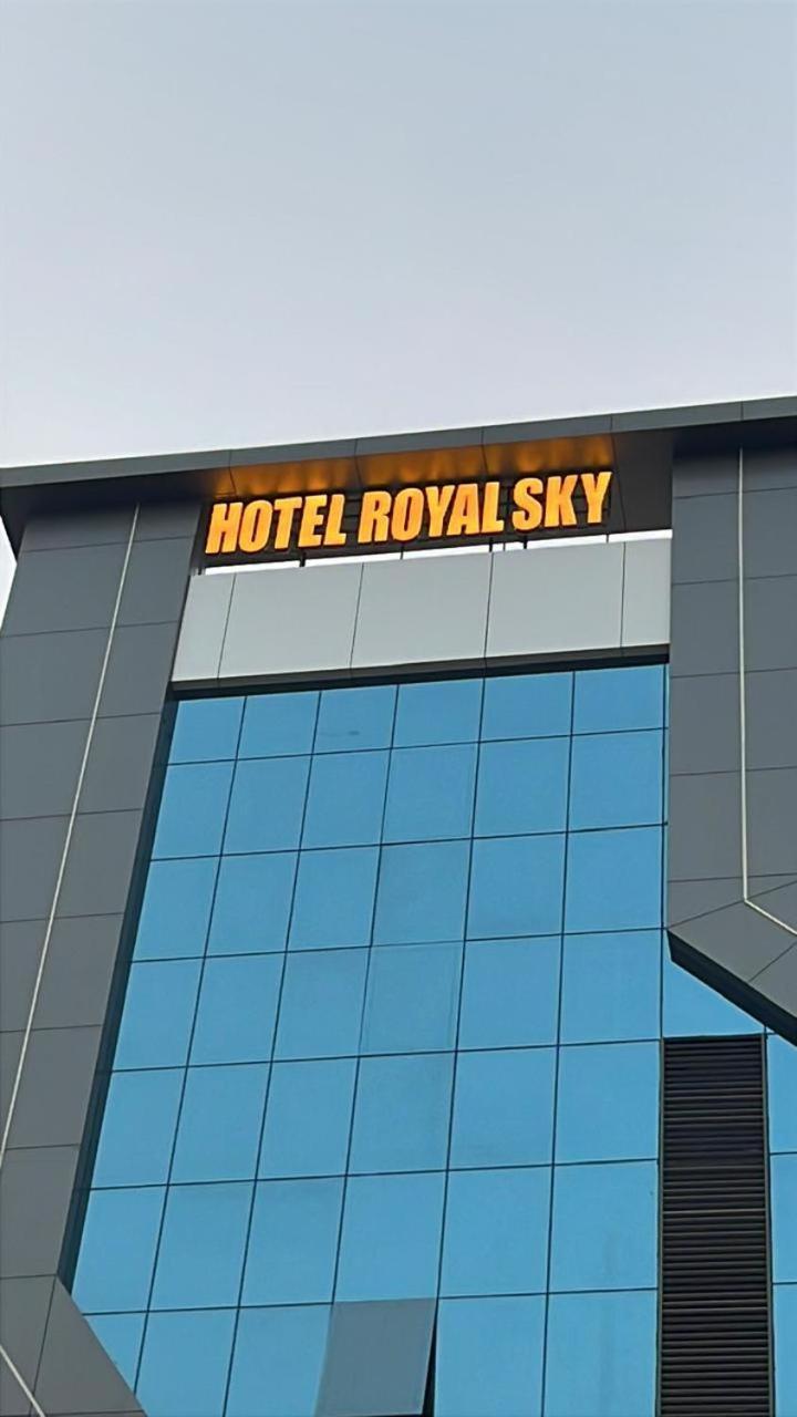 Hotel Royal Sky Morbi エクステリア 写真